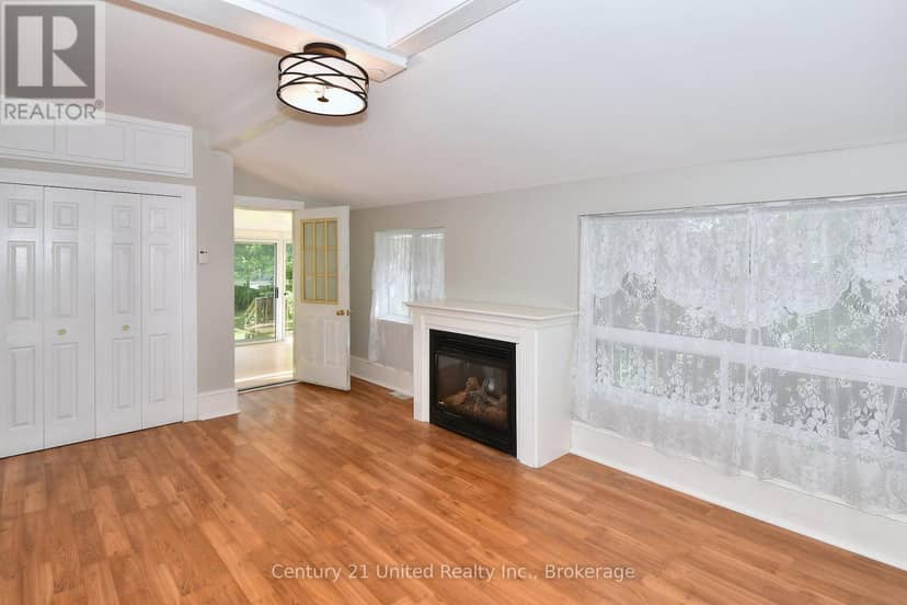 136 Water Street — photo 7 of 40