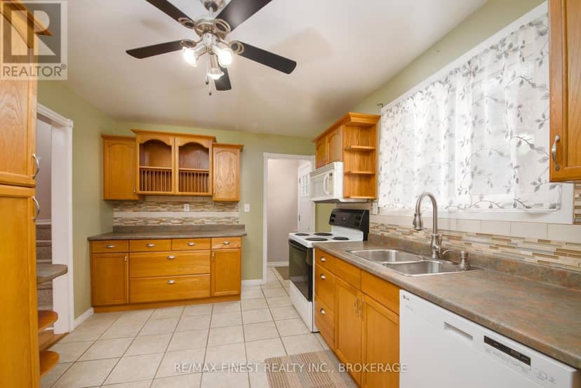 773 Clark Crescent — photo 12 of 40