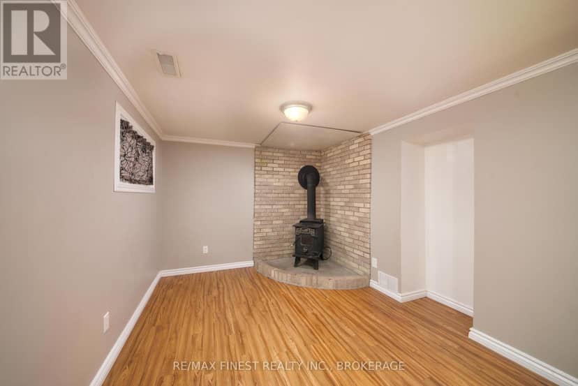 773 Clark Crescent — photo 26 of 40