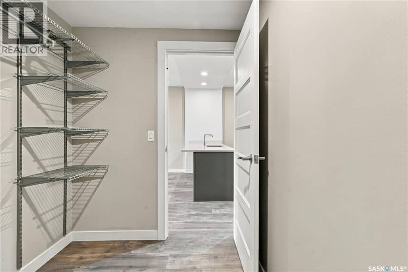 8 103 Willis CRESCENT — photo 24 of 40