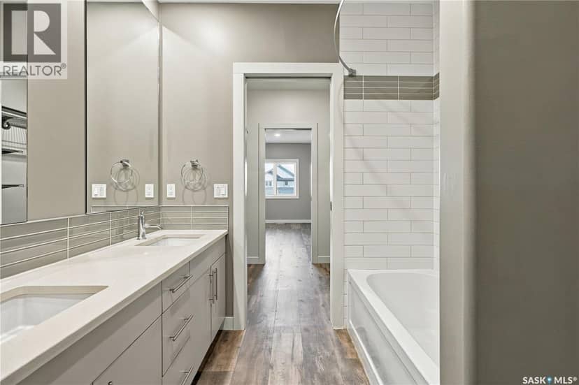 8 103 Willis CRESCENT — photo 37 of 40
