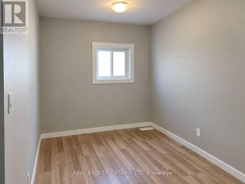 31 Myrtle Street — photo 3 of 19