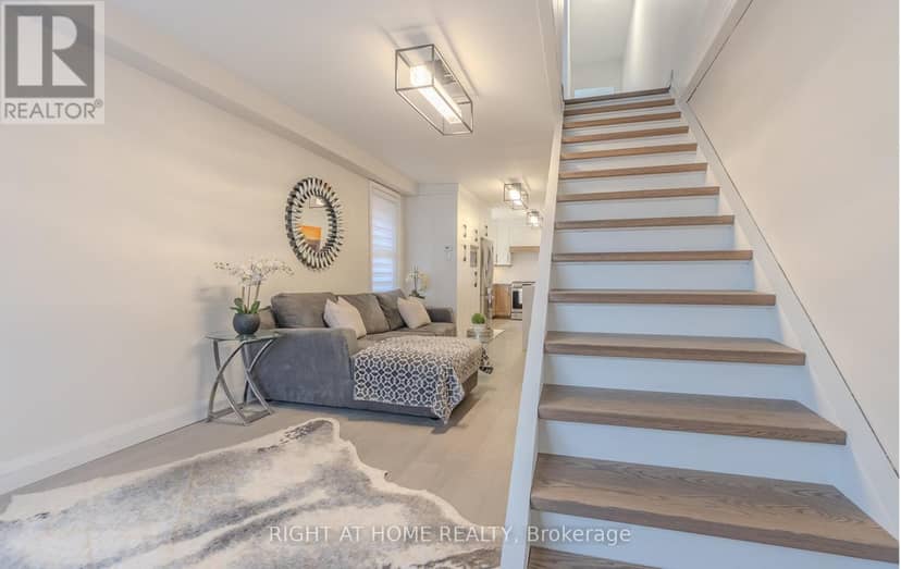 15 Hamstead Avenue, Toronto, photo 2
