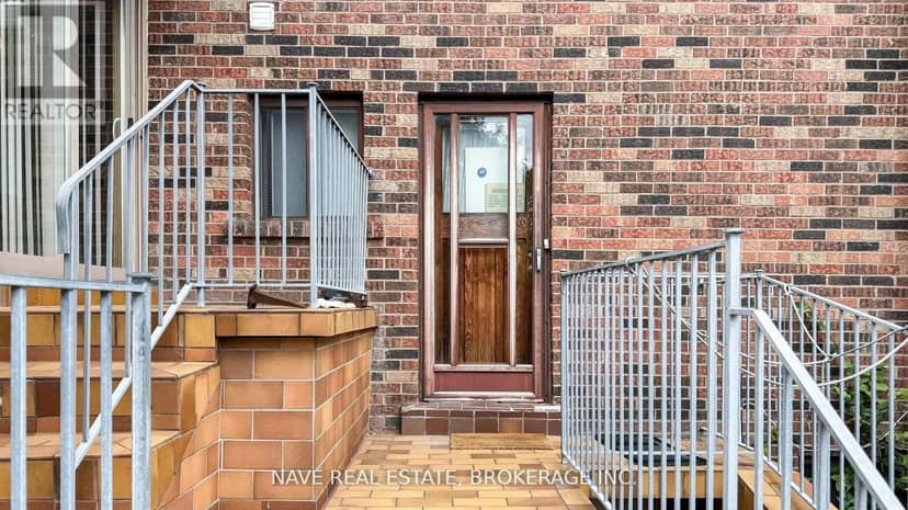 9747 Bathurst Street — photo 16 of 40