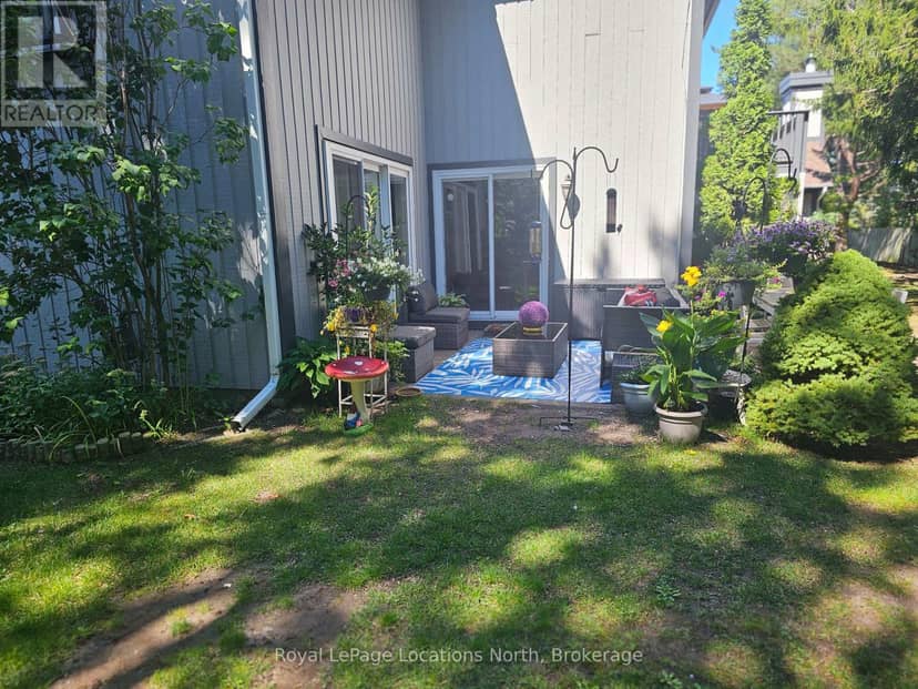 911 Cedar Pointe Court, Collingwood, photo 3