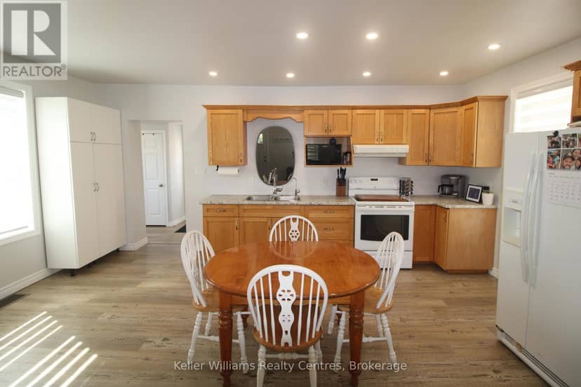445 11th Street — photo 8 of 26