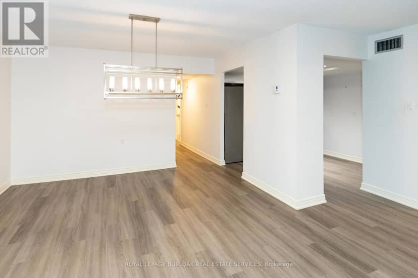 116 - 150 Wilson Street W — photo 17 of 40