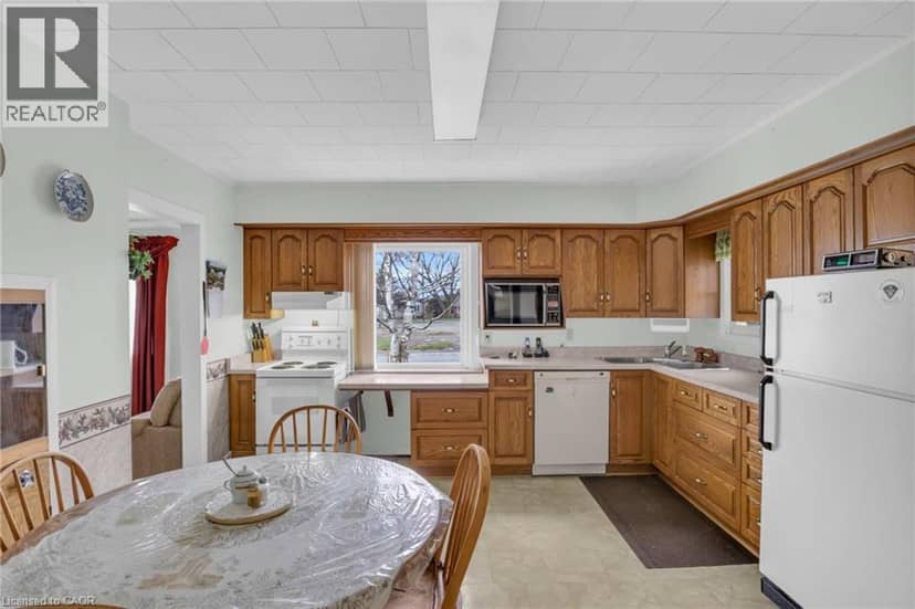 104 KING Street — photo 15 of 39