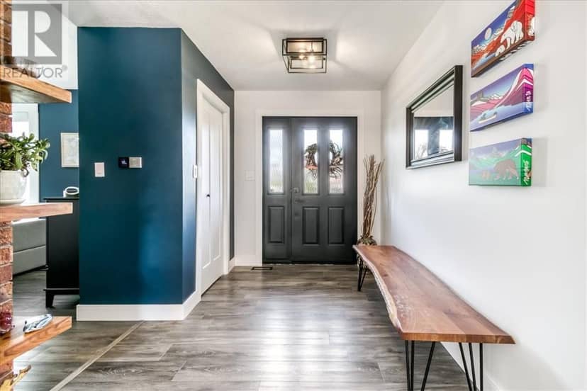 79 Meredith Street W, Little Current, photo 4