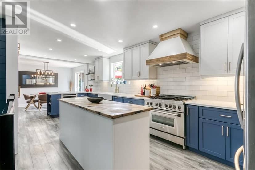 79 Meredith Street W — photo 9 of 40