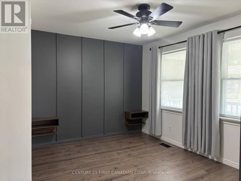 4073 Catherine Street — photo 18 of 35