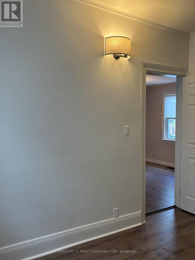 4073 Catherine Street — photo 22 of 35