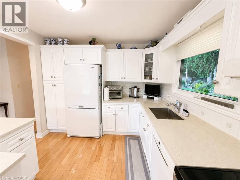 36 OAKHILL Drive — photo 11 of 40