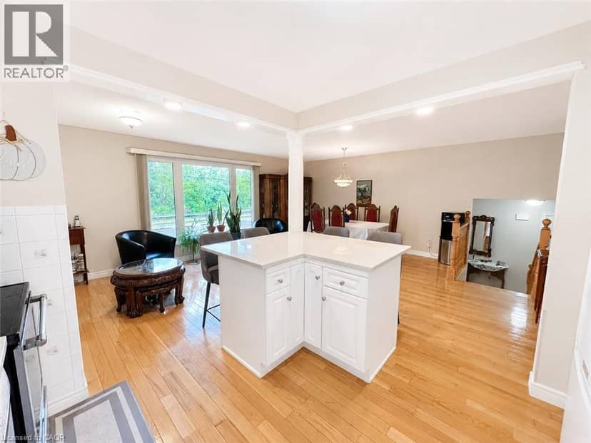 36 OAKHILL Drive — photo 12 of 40