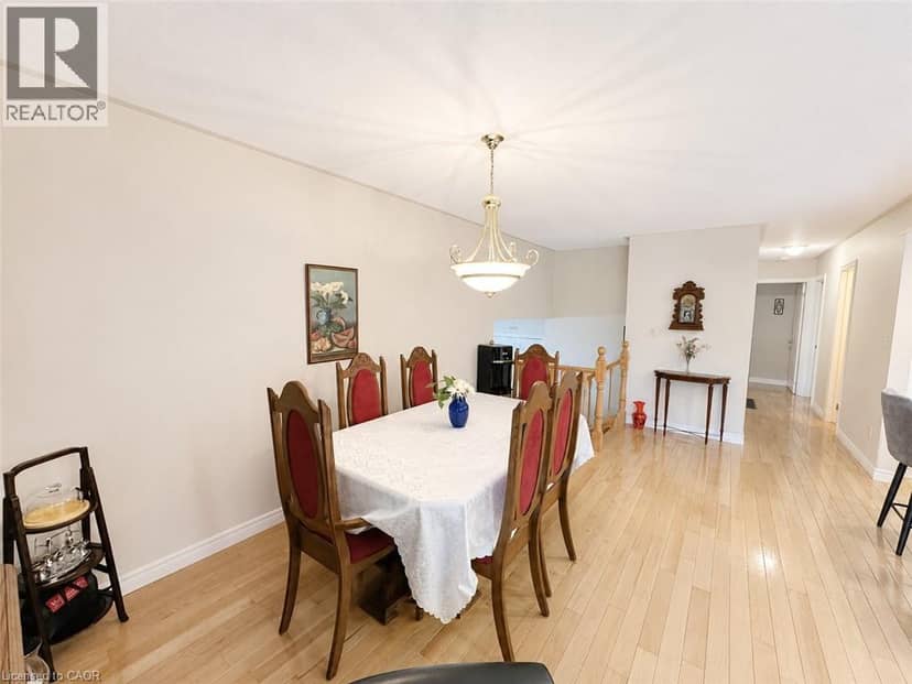 36 OAKHILL Drive — photo 19 of 40