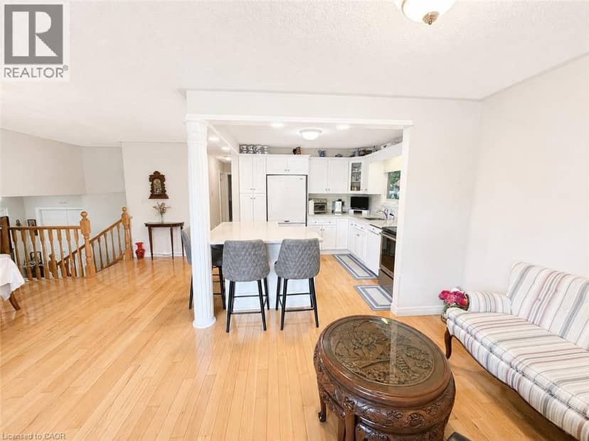 36 OAKHILL Drive — photo 15 of 40