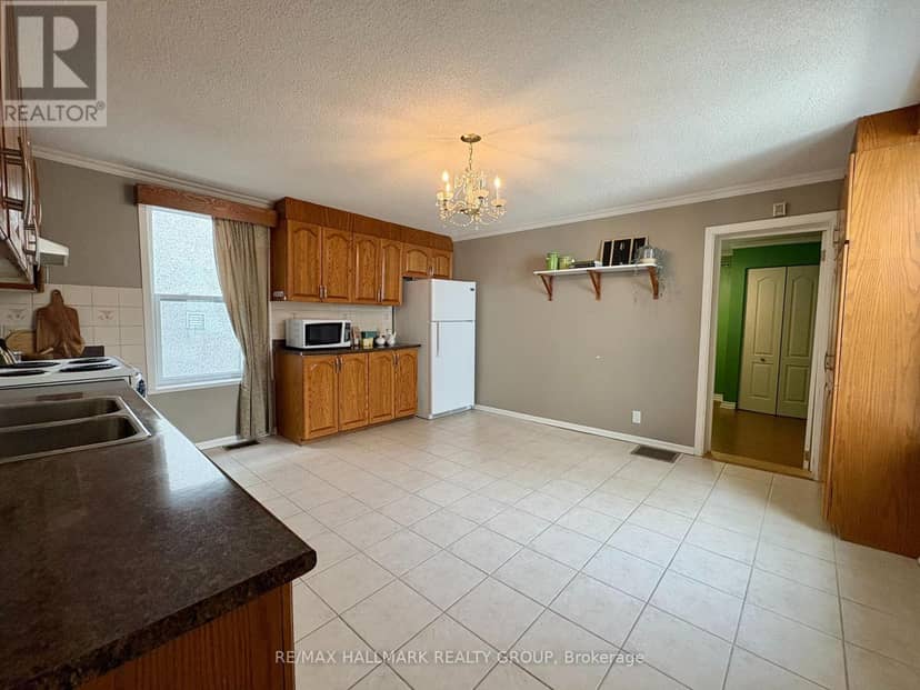 53 Louisa Street — photo 13 of 33