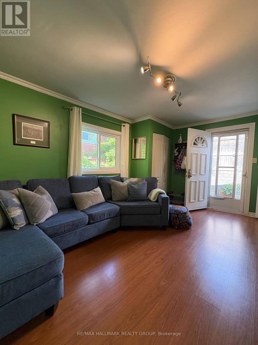 53 Louisa Street — photo 15 of 33