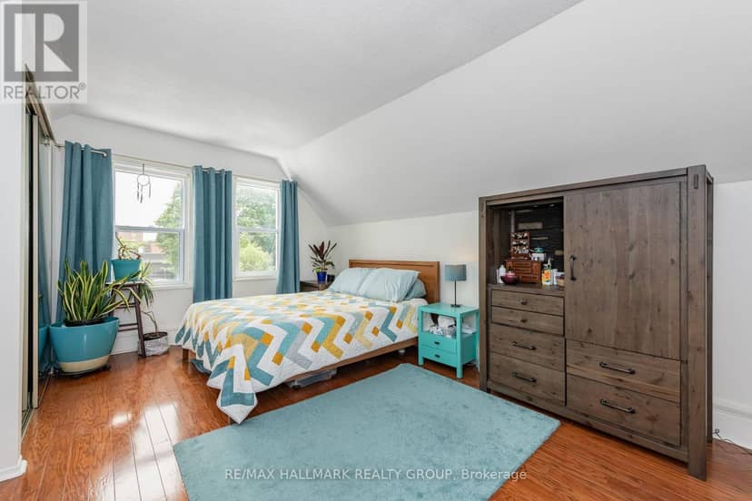 53 Louisa Street — photo 21 of 33