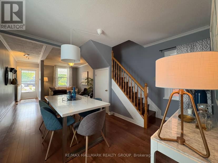 53 Louisa Street — photo 8 of 33