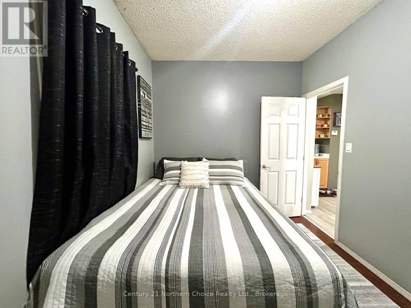 554 Elm Avenue — photo 14 of 24