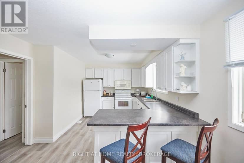 20 Augusta Avenue — photo 17 of 31