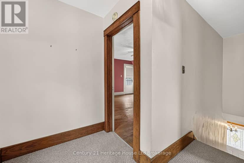 143 Charles Street E — photo 19 of 40