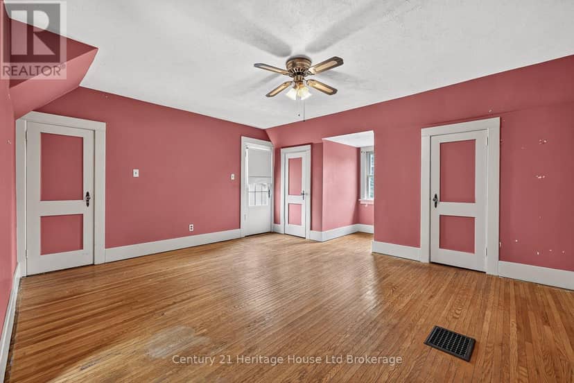 143 Charles Street E — photo 24 of 40