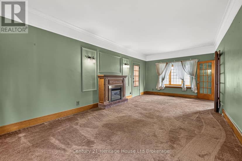 143 Charles Street E — photo 9 of 40