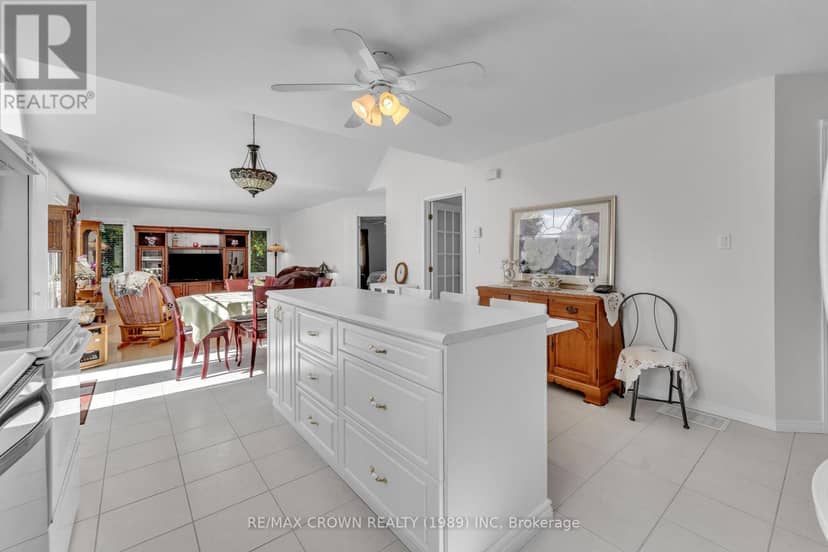 870 Highway 17 E — photo 9 of 40