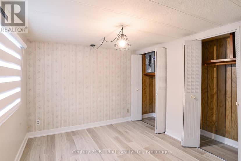 33 - 580 West Street S — photo 10 of 22