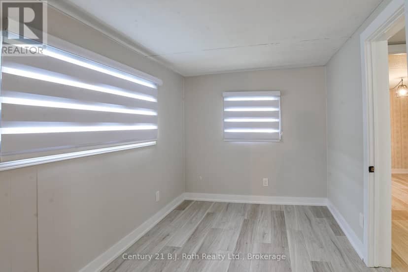 33 - 580 West Street S — photo 12 of 22