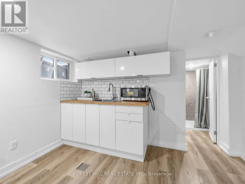 2375 Gerrard Street E — photo 21 of 27
