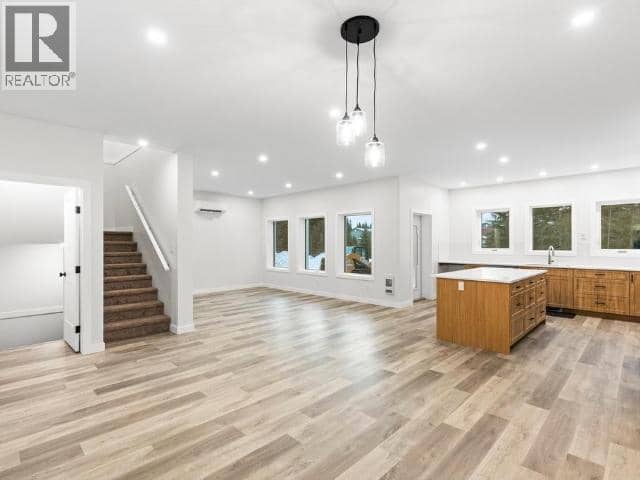24 Alert Avenue — photo 10 of 40