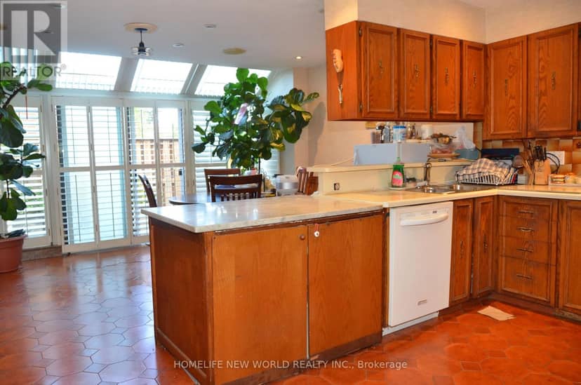 15 Brantley Crescent — photo 7 of 30