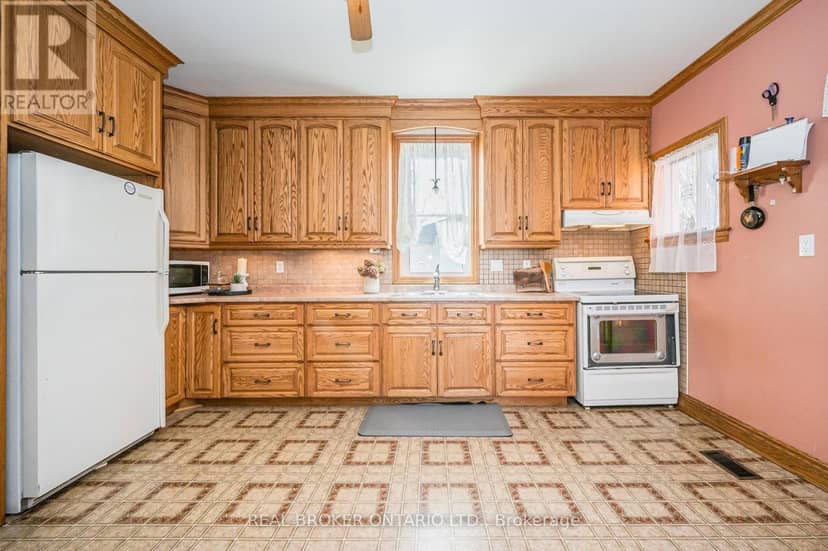 3027 Patrick Street — photo 9 of 40