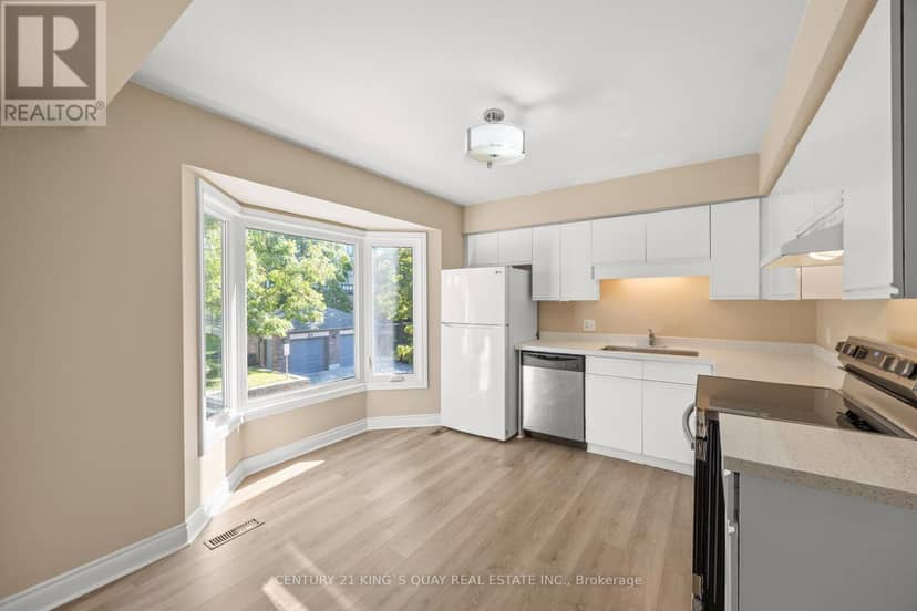 31 - 1548 Richmond Street — photo 12 of 38