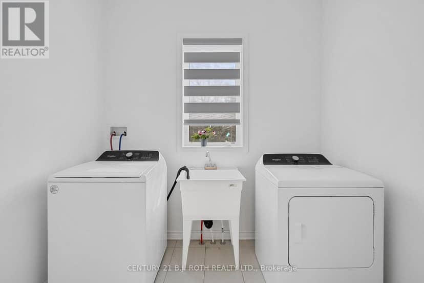 22 Dyer Crescent — photo 18 of 31