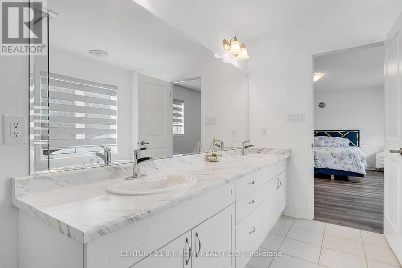 22 Dyer Crescent — photo 28 of 31
