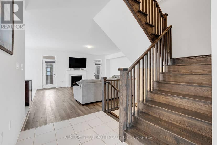 22 Dyer Crescent, Bracebridge, photo 5