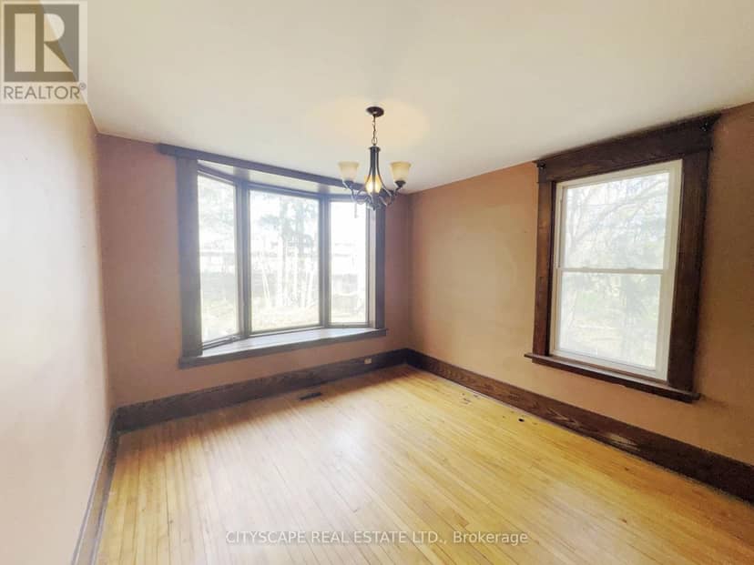 15 Humberstone Avenue — photo 15 of 40