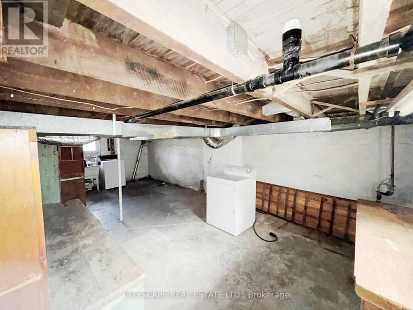 15 Humberstone Avenue — photo 33 of 40
