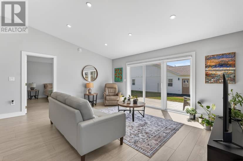 32 Ellis Avenue — photo 16 of 38