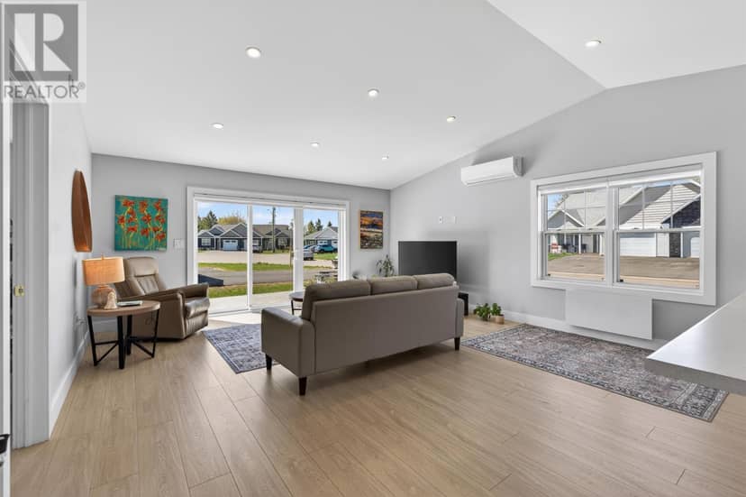 32 Ellis Avenue — photo 17 of 38