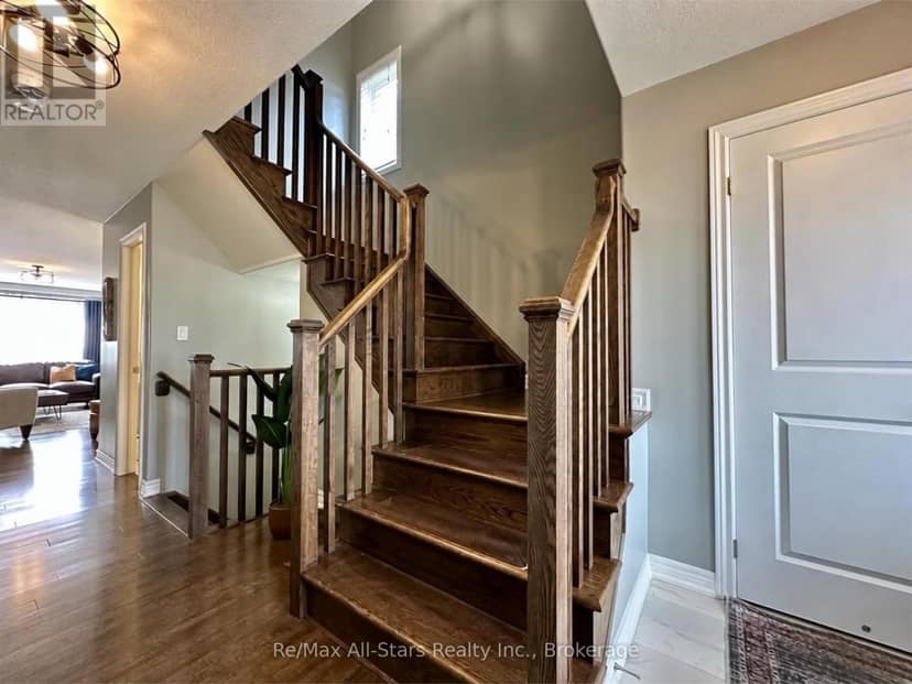 9 Briarwood Avenue — photo 3 of 40