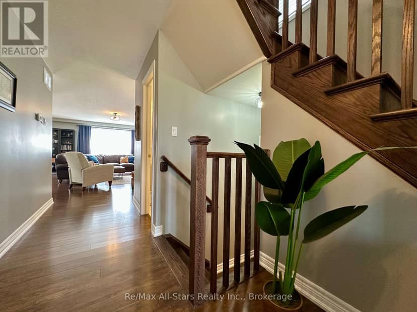 9 Briarwood Avenue — photo 4 of 40