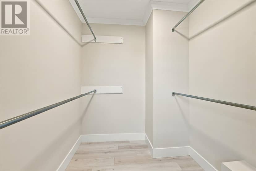 98 Rickenbacker Road — photo 13 of 21