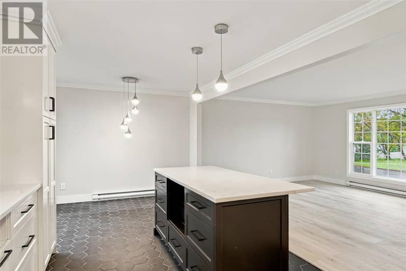 98 Rickenbacker Road — photo 10 of 21