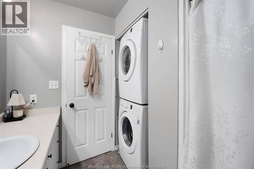12589 Horwood Crescent — photo 15 of 35
