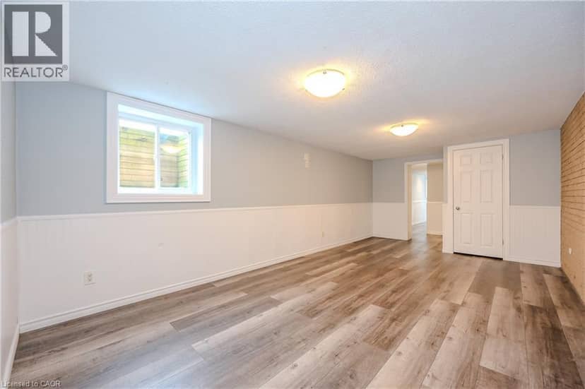 4290 VICTORIA Road S — photo 24 of 39